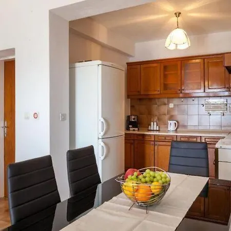 Nena St - One Bedroom With Terrace And Sea View A4 Апартаменты Писак
